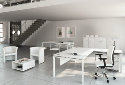 Bureau de direction en angle