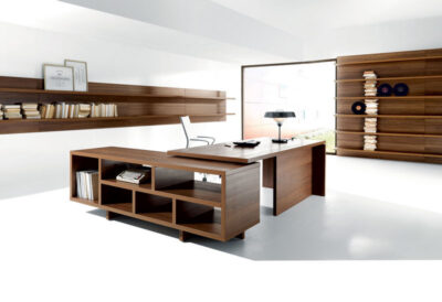 Bureau en bois avec retour