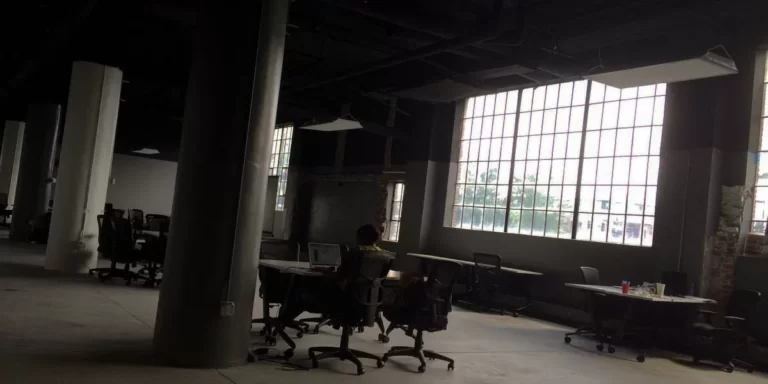 Quelles solutions acoustiques pour les grands espaces de travail ?
