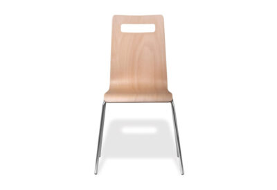 Chaise en bois avec poignée intégrée