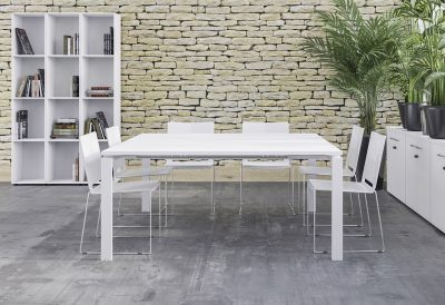 Table de réunion blanche