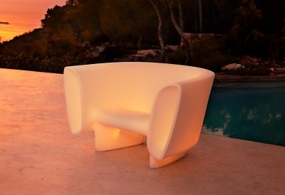 Fauteuil lounge design extérieur résine recyclable haut de gamme